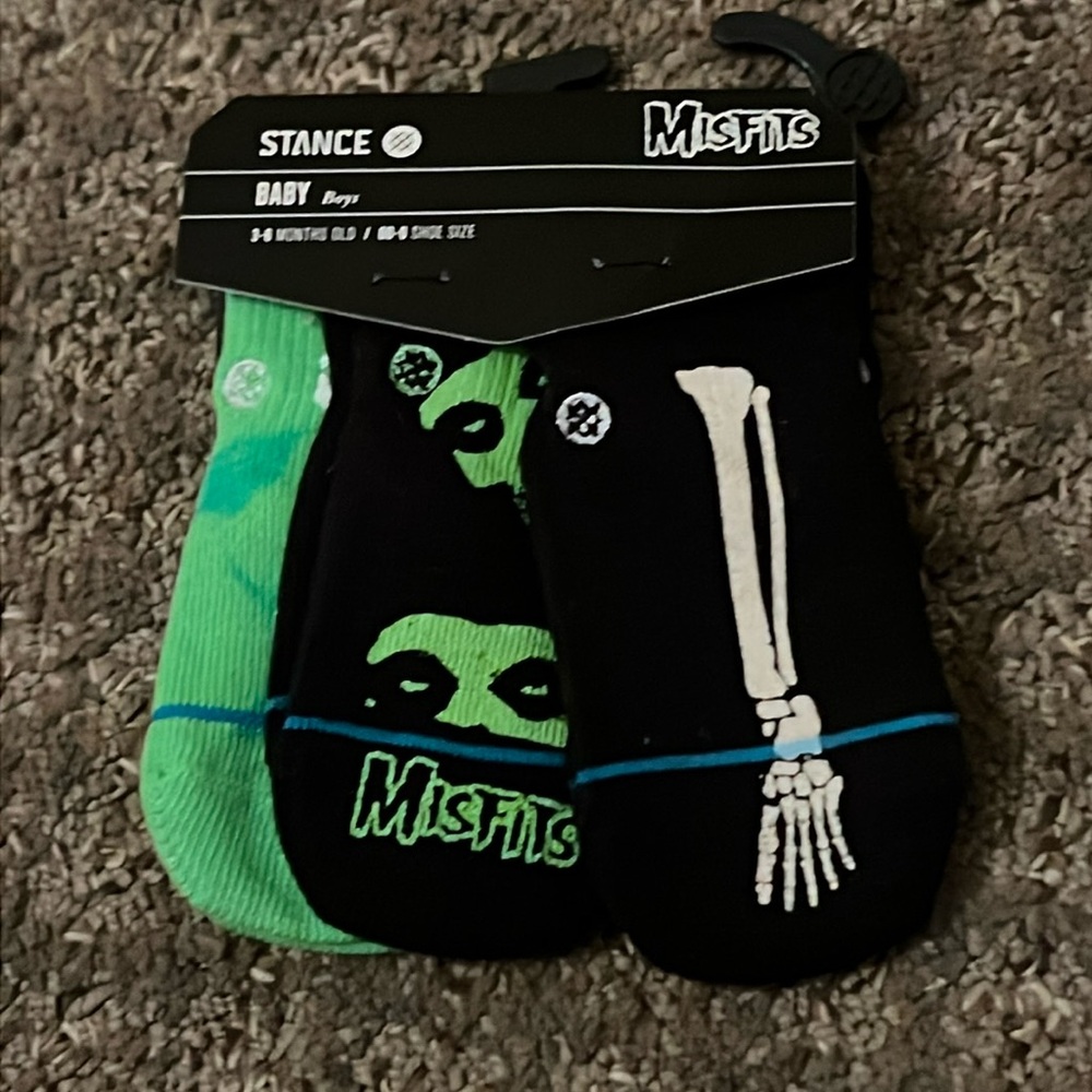 STANCE!!! MISFITS BABY SOCKS! 3-6 month! Halloween / costume / skeleton socks!